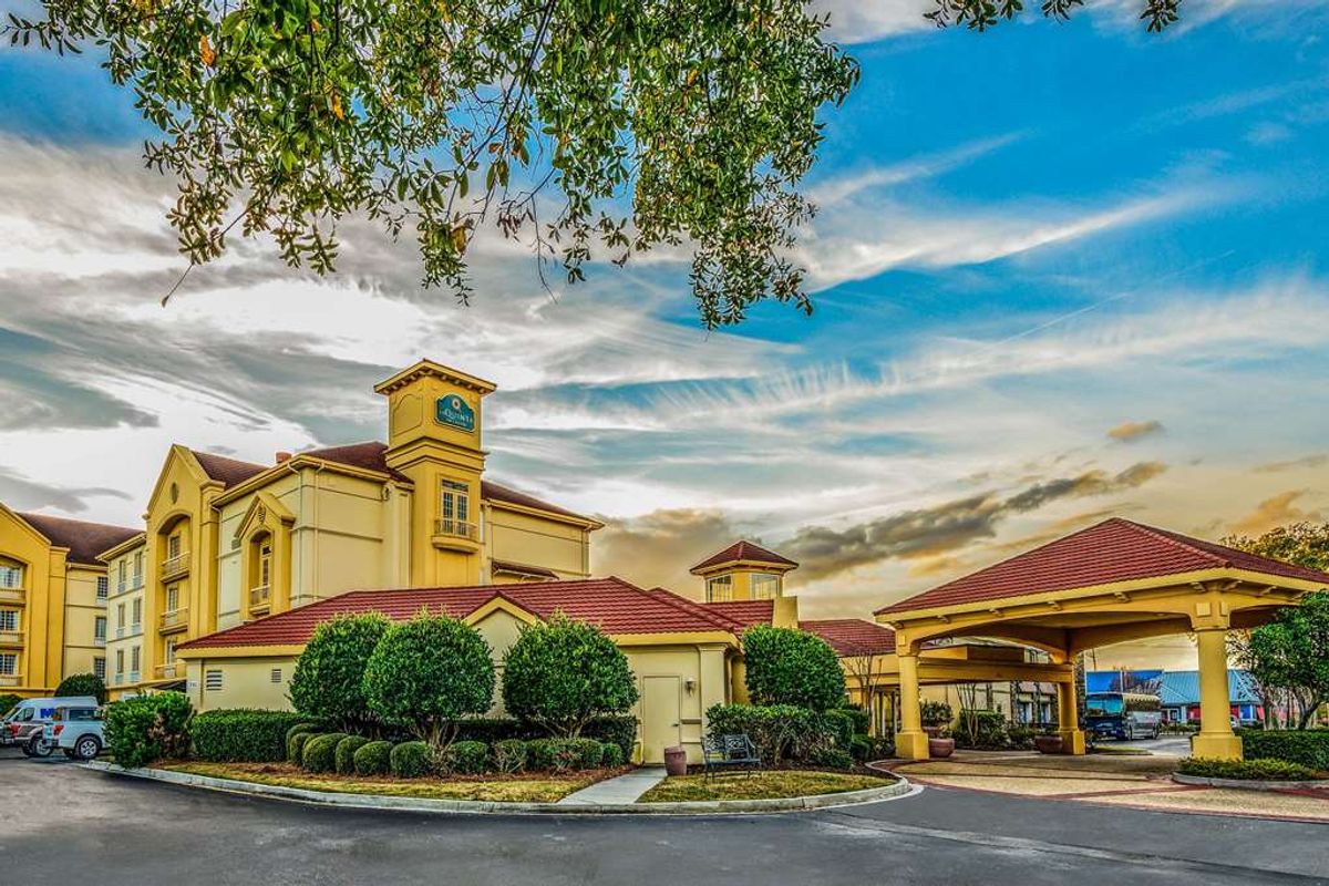 La Quinta Inn & Suites Broadway Area- Tourist Class Myrtle Beach, SC  Hotels- GDS Reservation Codes: Travel Weekly