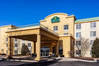 La Quinta Inn & Suites SW New Berlin