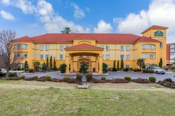 La Quinta Inn & Suites