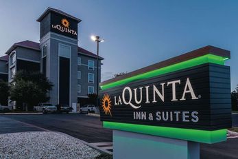 La Quinta Inn & Suites Northwest