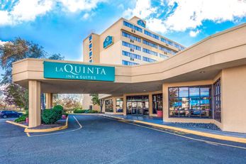 La Quinta Inn & Suites Meadowlands
