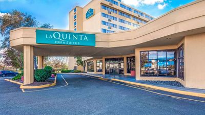 La Quinta Inn & Suites Meadowlands