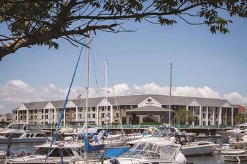 Doubletree by Hilton Racine Harbourwalk