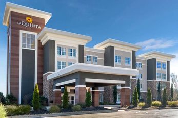 La Quinta Inn & Suites Forsyth