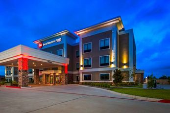 Best Western Plus Bay City Inn & Suites
