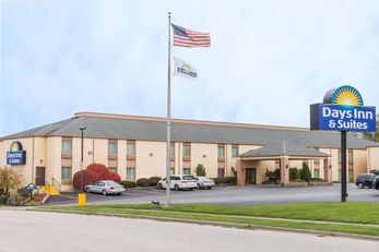 Days Inn & Suites Bloomington