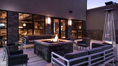 DoubleTree by Hilton Lafayette East