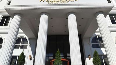 Wellborn Luxury Hotel