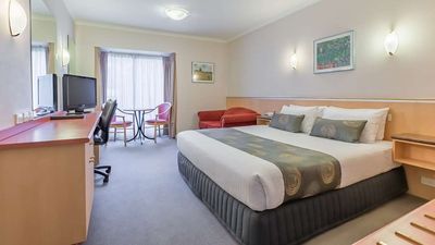 Waverley International Hotel