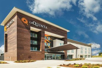 La Quinta Inn & Suites Wichita Northeast