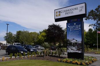 Commodore Airport Hotel