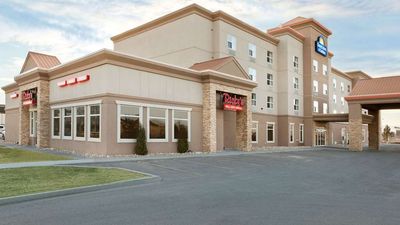 Days Inn & Suites Edmonton Airport