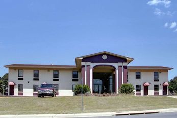 Econo Lodge Conference Center