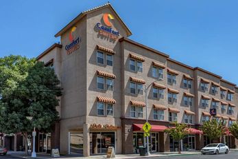Comfort Suites