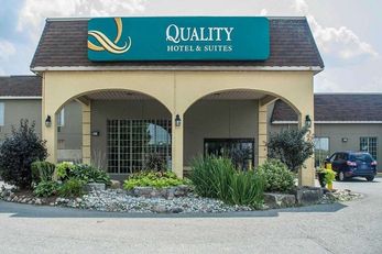 Quality Hotel & Suites Convention Centre