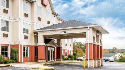 Econo Lodge Inn & Suites