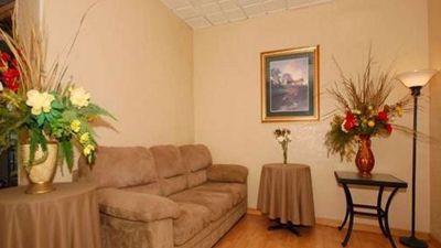 Econo Lodge Inn & Suite Waterloo