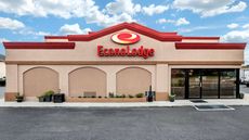 Econo Lodge In Town