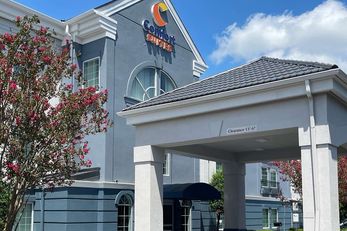 Comfort Suites