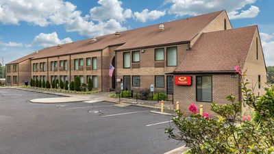 Econo Lodge & Suites