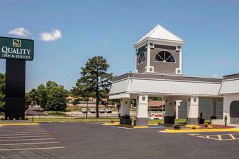 Quality Inn & Suites Charlotte