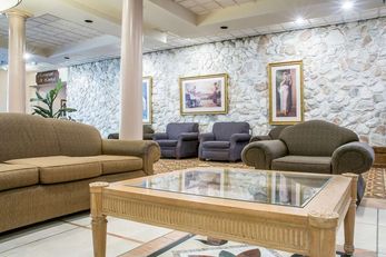 Quality Inn & Suites Palm Island