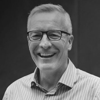 Simon Breakwell Chair & Investor