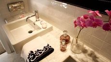 Alexander Suites Hotel