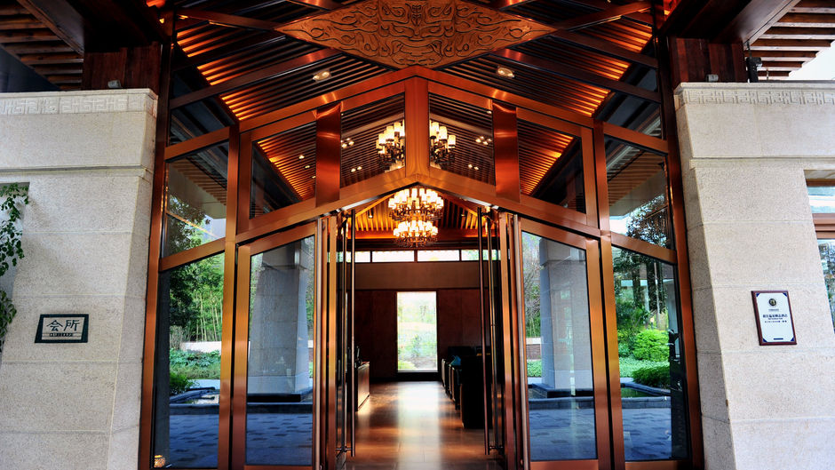 By-Spring Villa Exterior