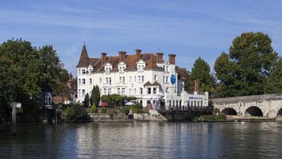The Thames Riviera Hotel