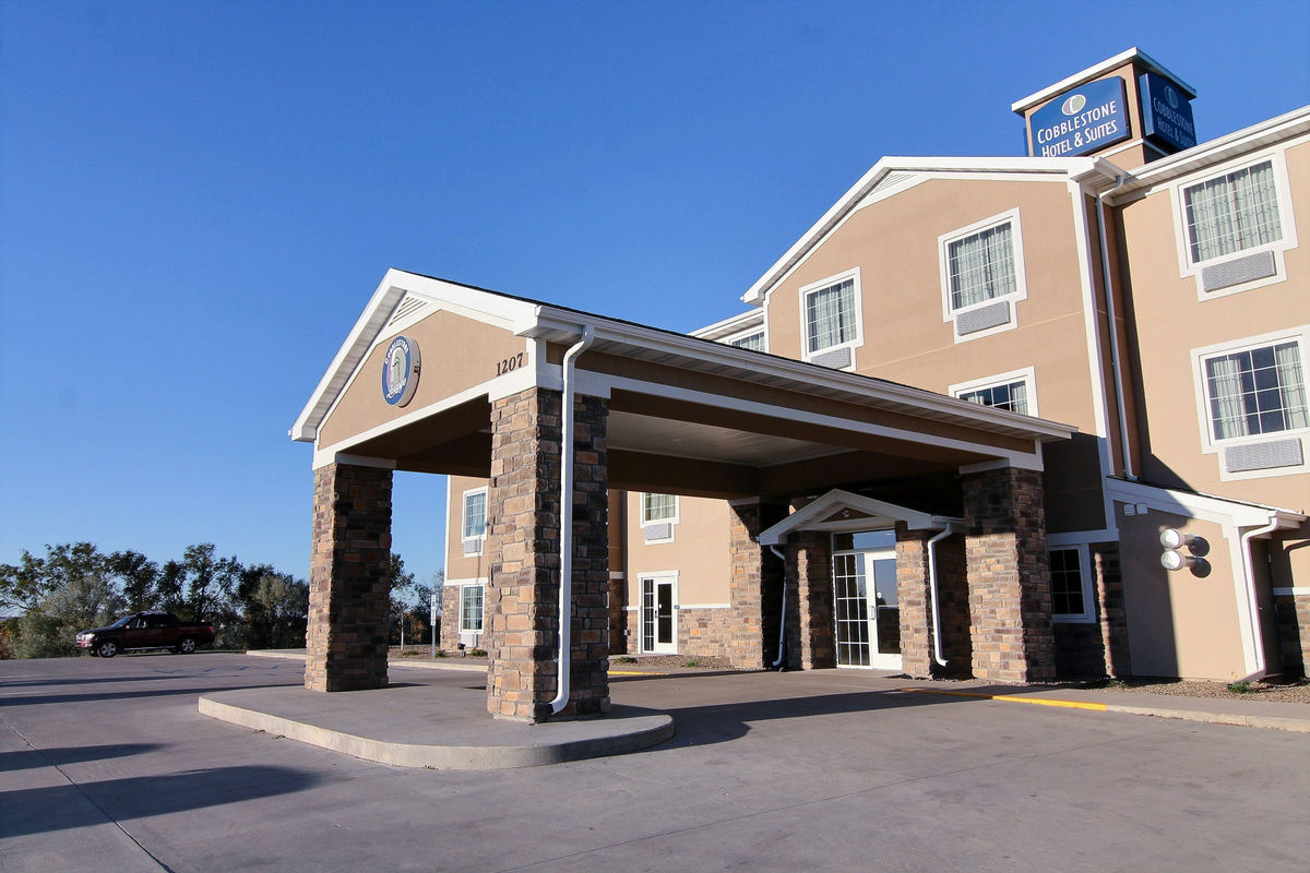 Cobblestone Hotel & Suites Beulah Tourist Class Beulah, ND Hotels