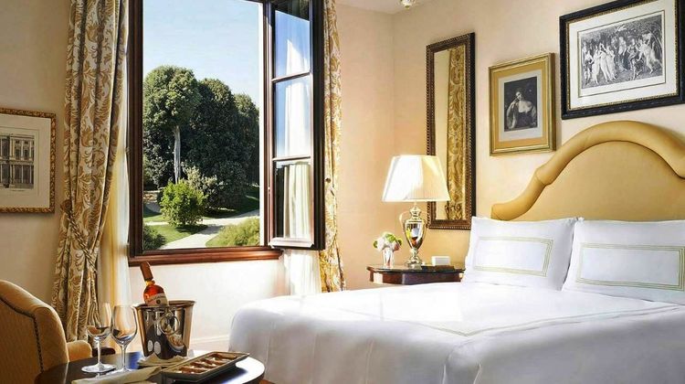 Four Seasons Hotel Florence Room