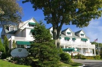 Spruce Point Inn Resort