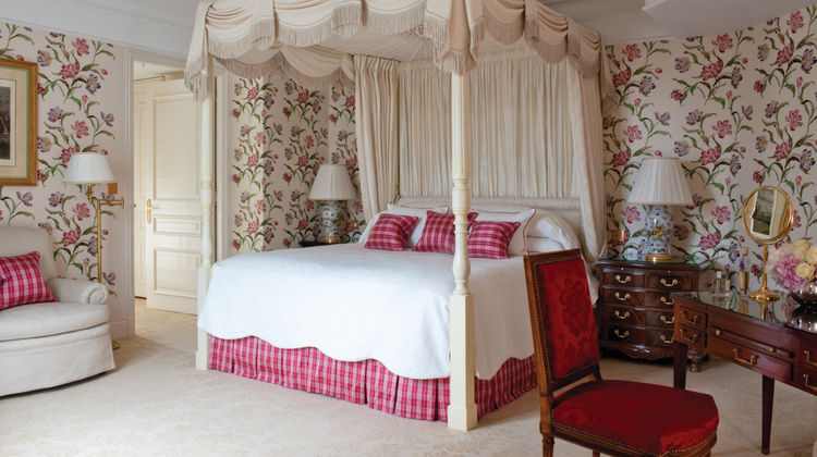 Four Seasons Hotel George V Room