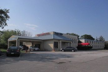 Red Carpet Inn/FantaSuites Hotel