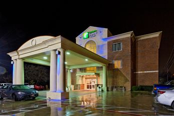 Holiday Inn Express & Suites San Antonio