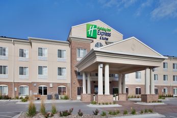 Holiday Inn Express Hotel & Suites