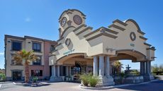 Holiday Inn Express & Suites Tucson Mall