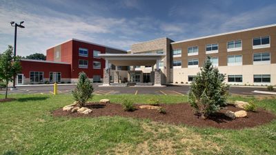 Holiday Inn Express & Suites Galesburg