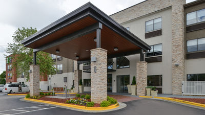 Holiday Inn Express & Suites Raleigh NE