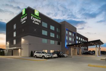 Holiday Inn Express/Suites Kingdom City