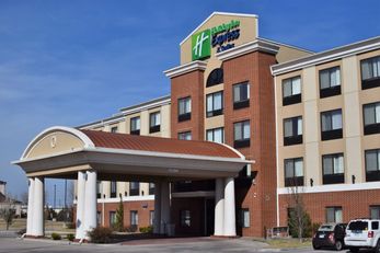 Holiday Inn Express & Suitess Pratt