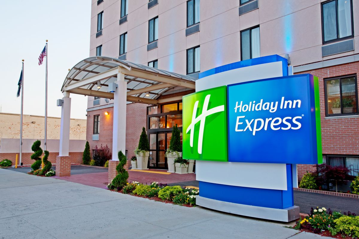 Holiday Inn Express New York-Brooklyn- Tourist Class New York, NY Hotels-  GDS Reservation Codes: Travel Weekly