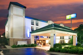 Holiday Inn Express/Suites Fayetteville