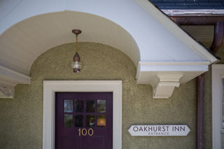 Oakhurst Inn