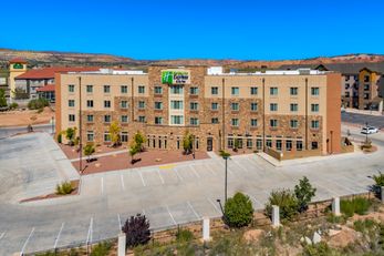 Holiday Inn Express And Suite East