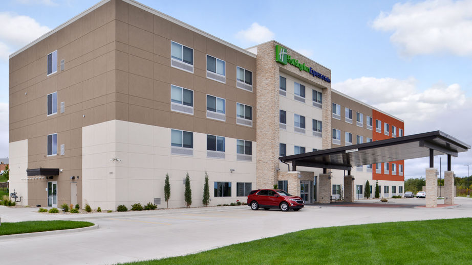 Holiday Inn Express & Suites Kansas City - Lees Summit, MO Meeting Rooms &  Event Space | Meetings & Conventions