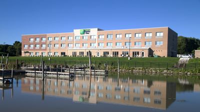 Holiday Inn Express & Suites Port Huron