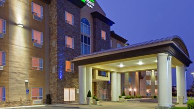 Holiday Inn Express Hotel & Suites Arpt