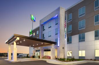 Holiday Inn Express Calhoun South